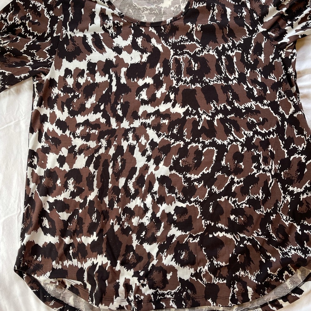 EUC lularoe Irma.